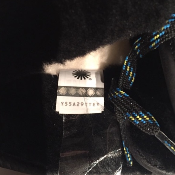 UGG Birch WP Black Suede Wool Laceup Wedge Boot - Picture 5 of 8